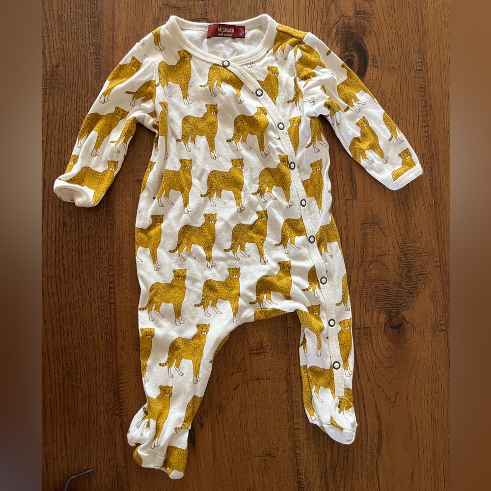 Milkbarn 0-3M Cheetah Footie Pajamas